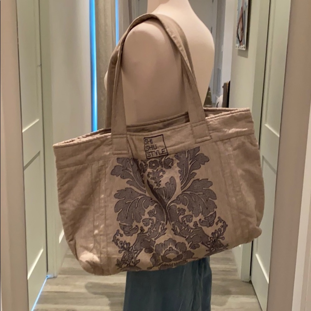Shi Shu Style Everything Bag NWOT !!